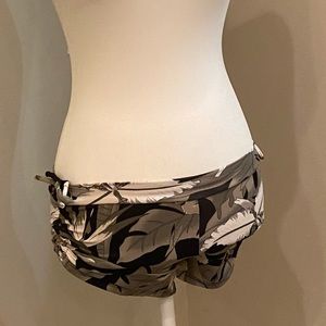 Shakti Side String Short